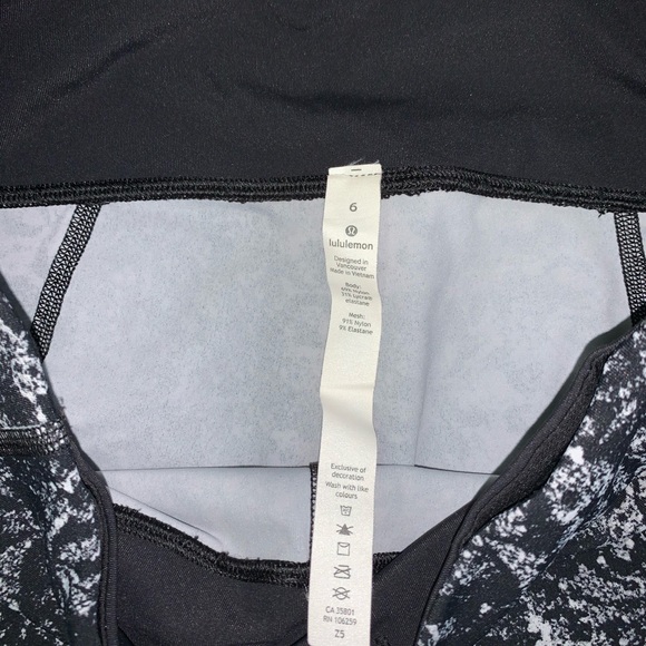 Lululemon Womens size 6 capris leggings - Picture 2 of 4